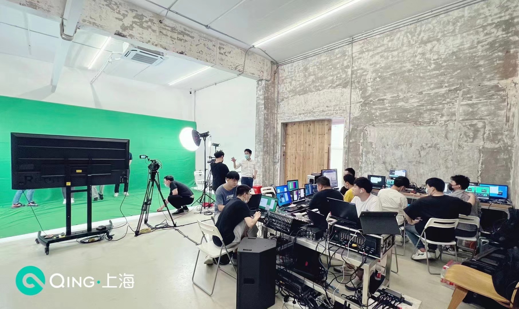 轻直播.jpg